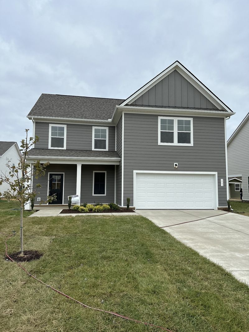 2042 Webb Dr, White House, TN 37188