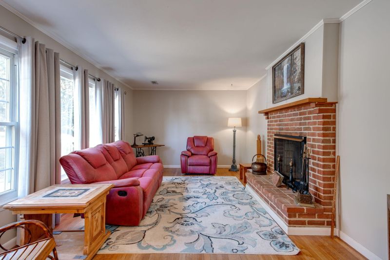 1910 Barrett Dr, Fort Oglethorpe, GA 30742