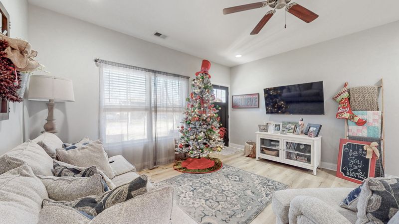 2422 Nunley St, Greenbrier, TN 37073