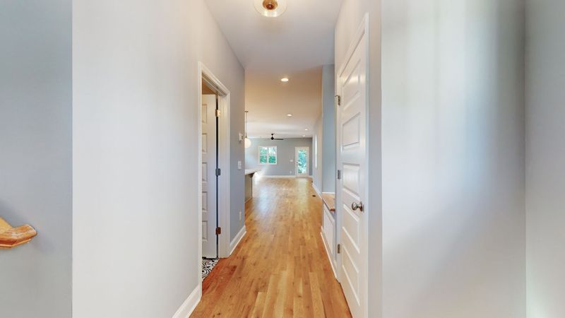 5928B Carl Pl, Nashville, TN 37209