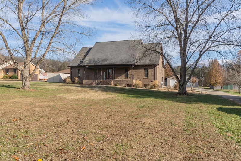 1002 Northshore Dr, Castalian Springs, TN 37031
