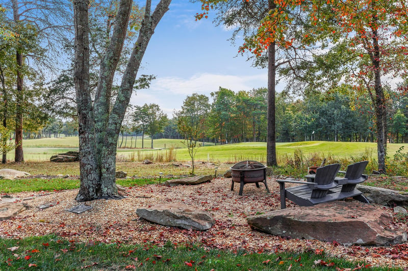 38 Hawthorne Ln, Rising Fawn, GA 30738