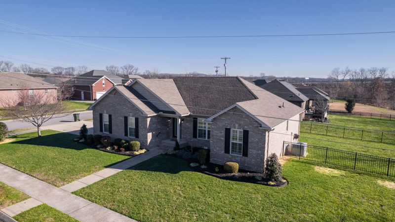 325 Osprey Dr, Gallatin, TN 37066