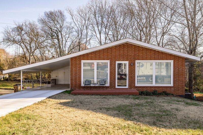 466 Sunliner Dr, Nashville, TN 37209