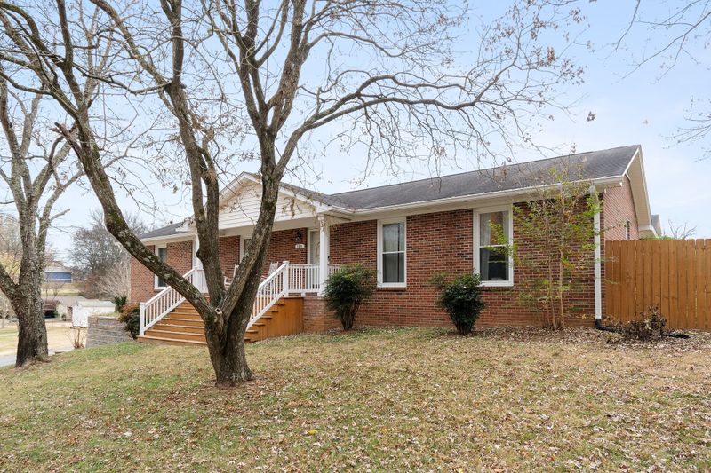 105 Lee Dr, Columbia, TN 38401