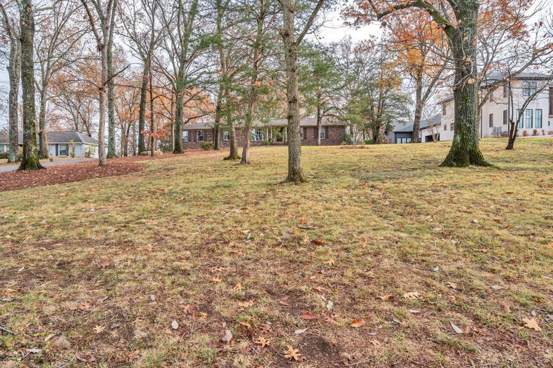 766 West Meade Dr, Nashville, TN 37205