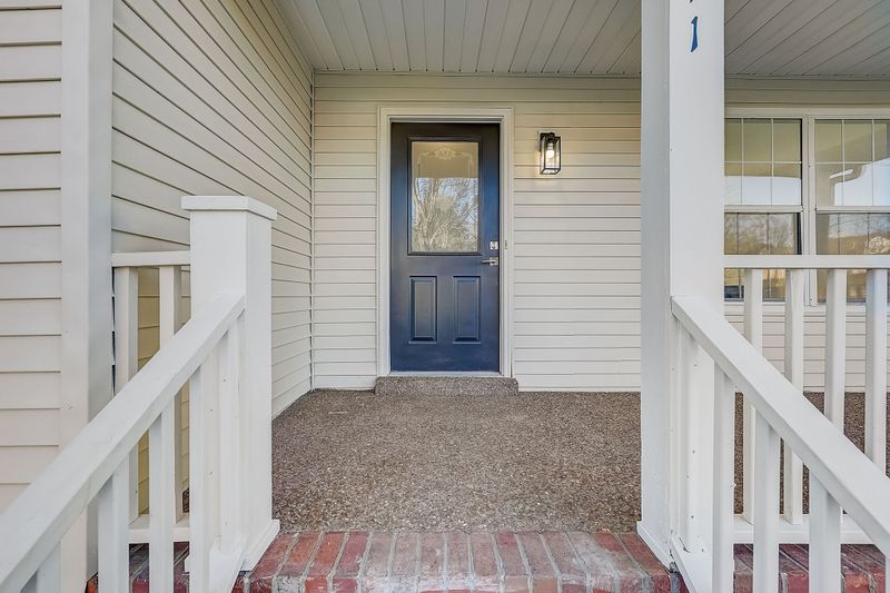 2671 Douglas Ln, Thompsons Station, TN 37179