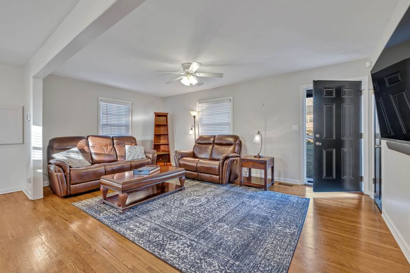 1117 Morningside Dr, Columbia, TN 38401
