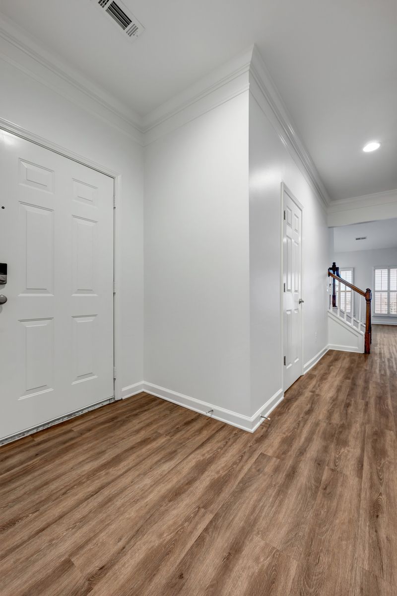 809 Hobbit Ln, Nashville, TN 37211