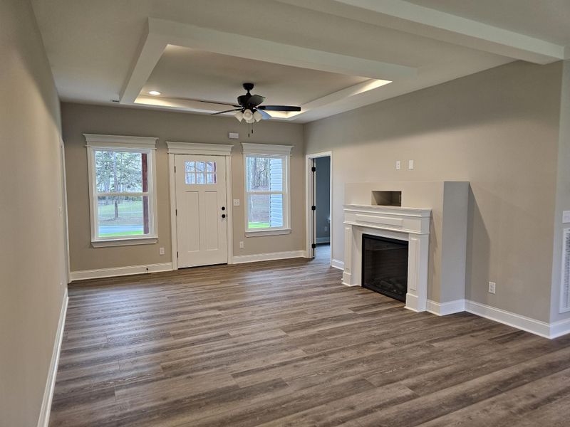 18 Spring Lake Rd, Rossville, GA 30741