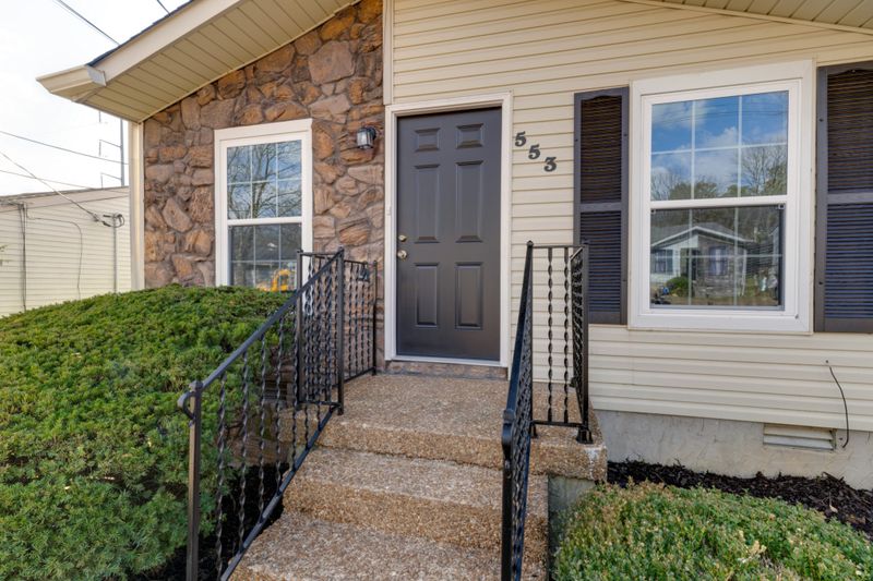 553 Cedar Dr, Nashville, TN 37211