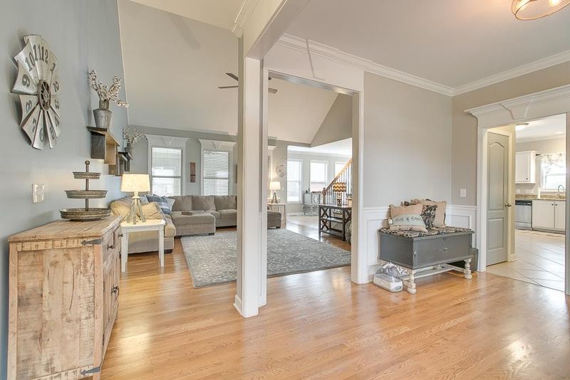 125 Oak Knoll Ct, Murfreesboro, TN 37127