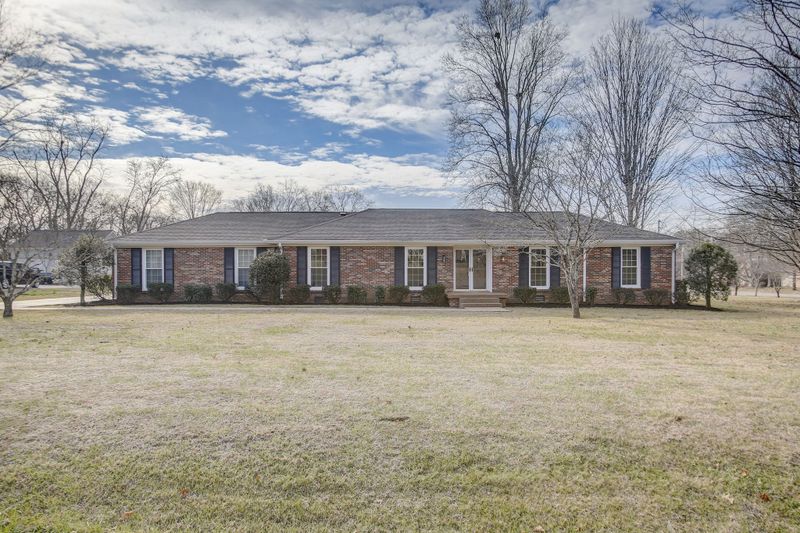 300 Harpeth Valley Rd, Nashville, TN 37221