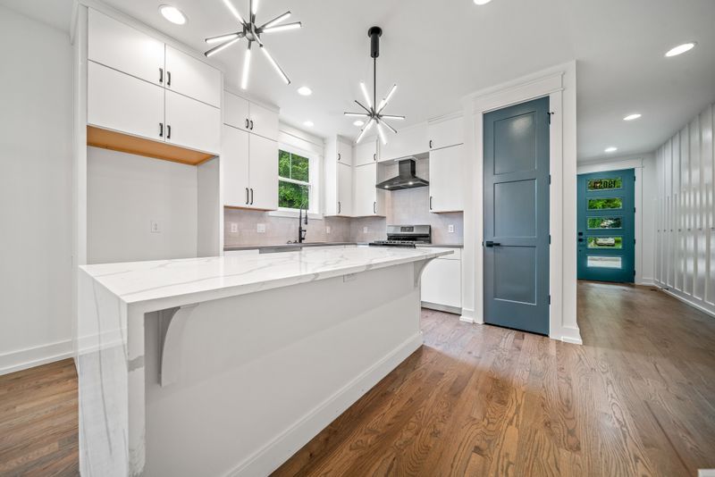 1905 14th Ave N #B, Nashville, TN 37208