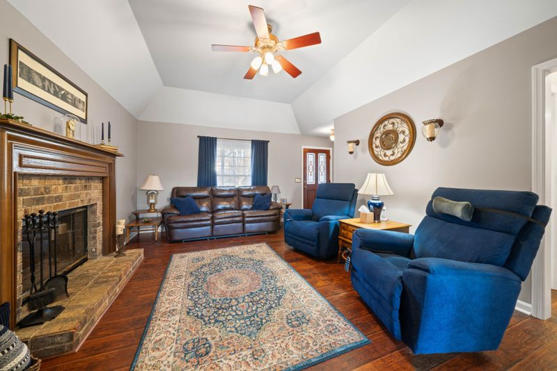 548 Maplegrove Dr, Franklin, TN 37064