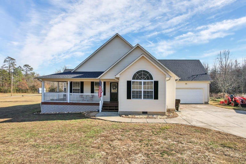1320 Co Rd 74, Bridgeport, AL 35740