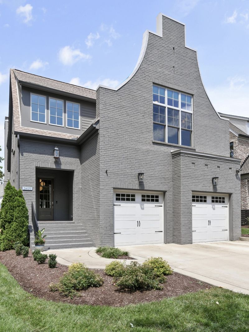3425 Stokesmont Rd, Nashville, TN 37215