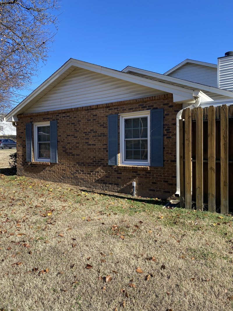 100 Lake Chateau Dr #100, Hermitage, TN 37076