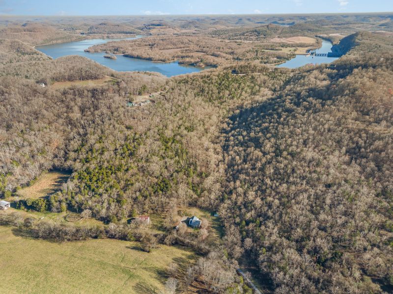 58 Morris Ln, Pleasant Shade, TN 37145