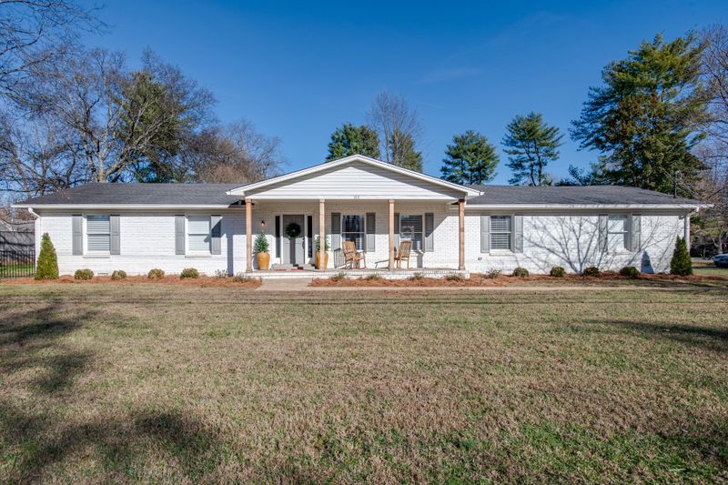302 Haynes Dr, Murfreesboro, TN 37129