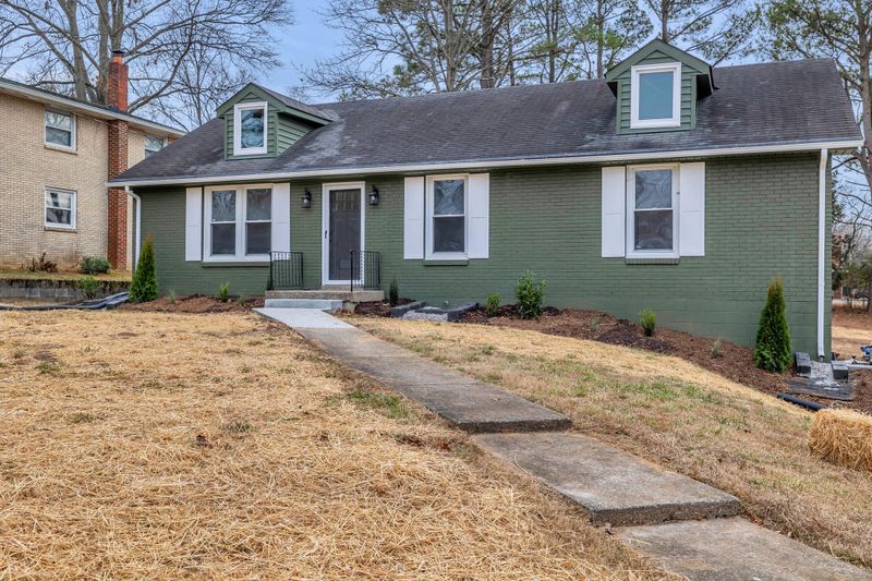 136 Curtis Cross Rds, Hendersonville, TN 37075