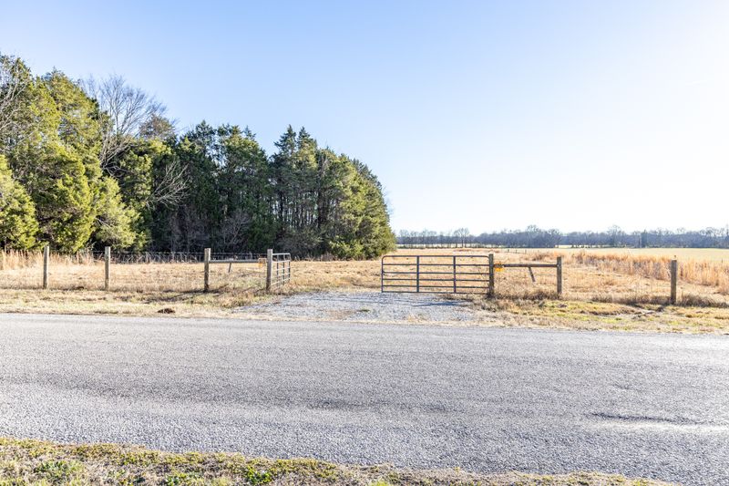 3456 Gillespie Ln, Columbia, TN 38401