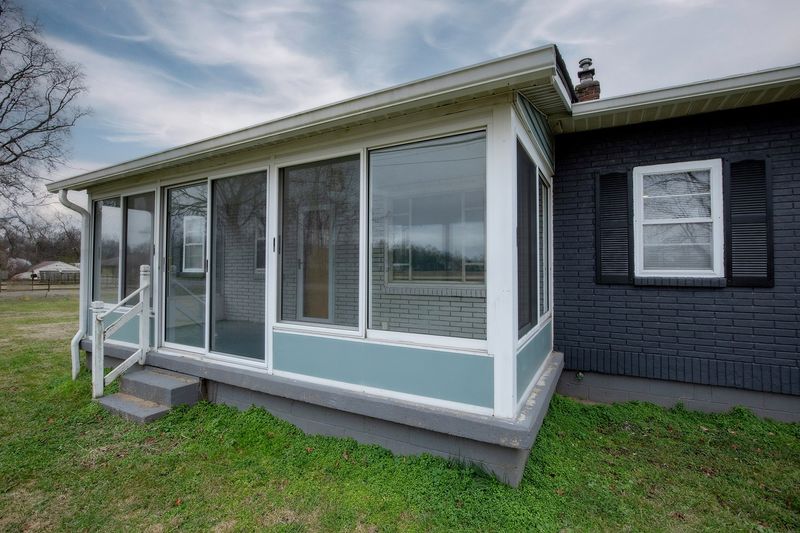 601 Swinging Bridge Rd, Old Hickory, TN 37138