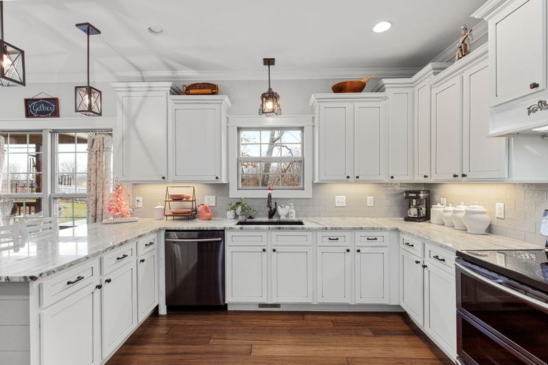 105 Sapphire Dr, White House, TN 37188