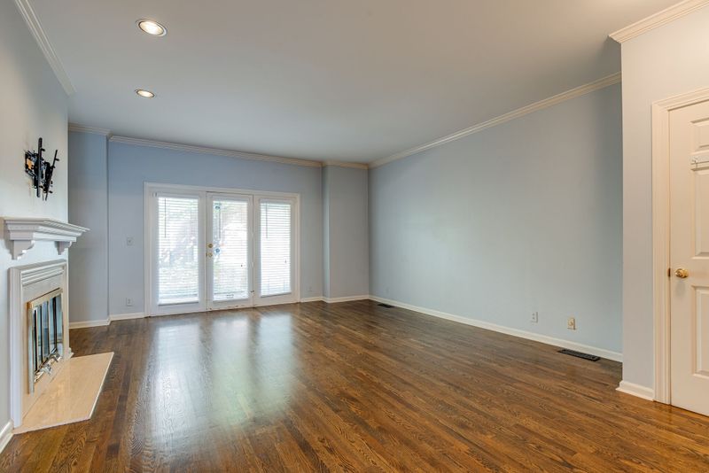 243 Westchase Dr, Nashville, TN 37205