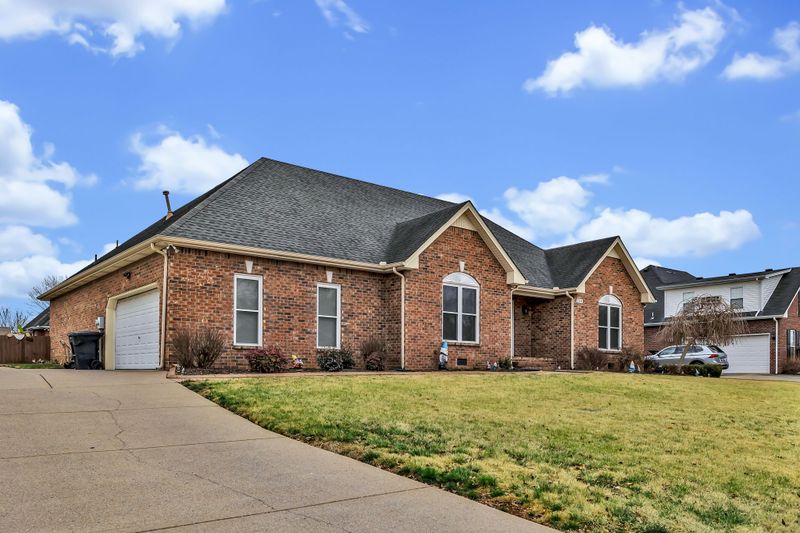 2518 Mission Ridge Dr, Murfreesboro, TN 37130