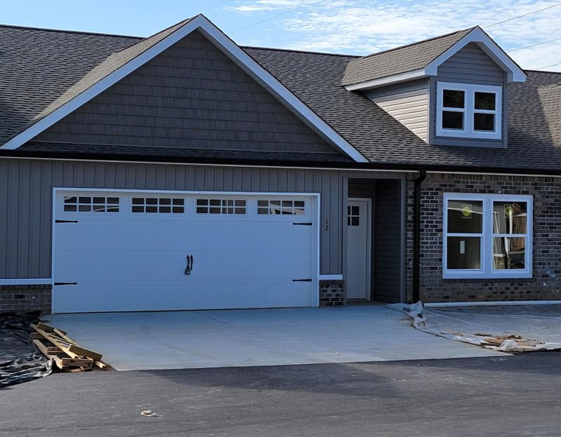 5 Breakwater Ln, Ringgold, GA 30736