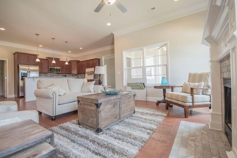 2640 Stonecenter Ln, Murfreesboro, TN 37128