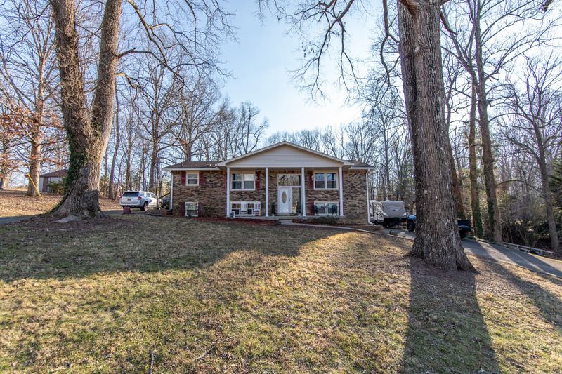 111 Bobwhite Dr, Dickson, TN 37055