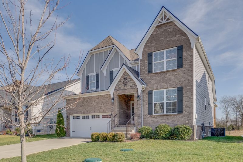 1239 Cotillion Dr, Murfreesboro, TN 37128