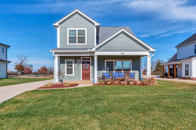 1525 Shalom St, Murfreesboro, TN 37128