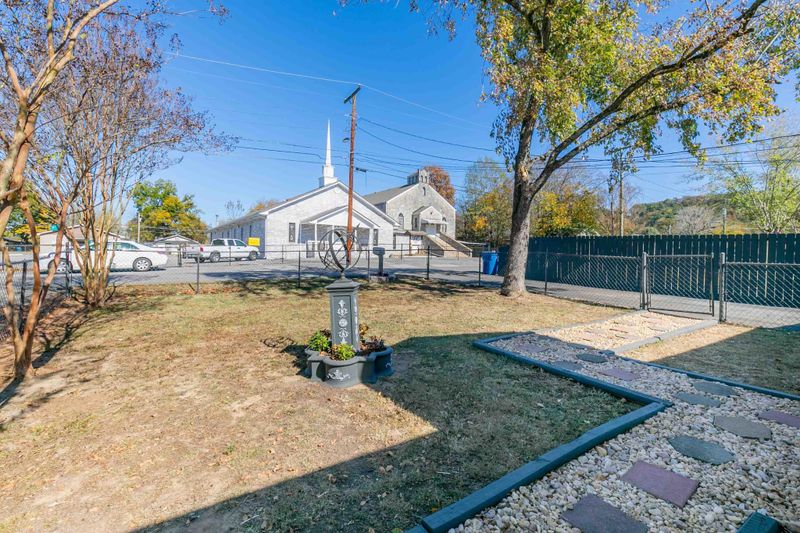 110 Spruce St, Rossville, GA 30741