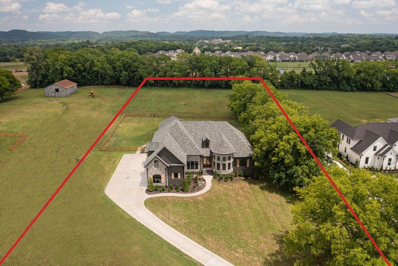 2622 Clayton Arnold Rd, Thompsons Station, TN 37179