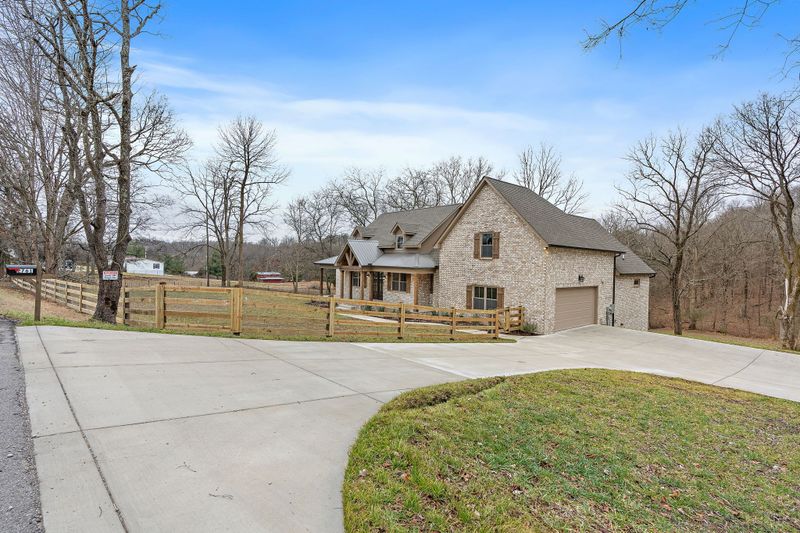 2761 Hwy 25 W, Cottontown, TN 37048