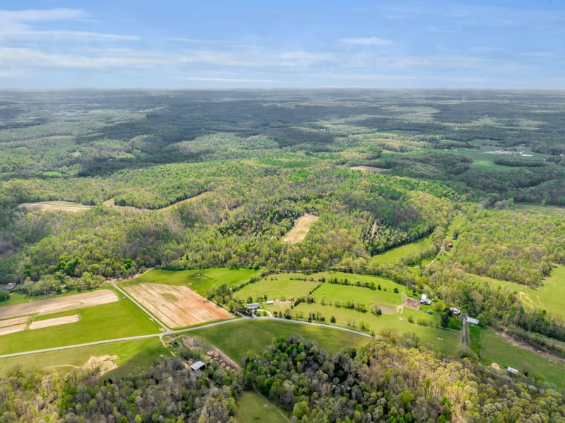 1286 Bell Hollow Rd, Vanleer, TN 37181