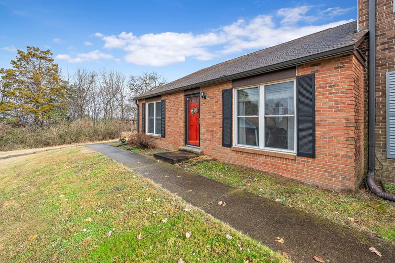 329 Huntington Ridge Dr, Nashville, TN 37211