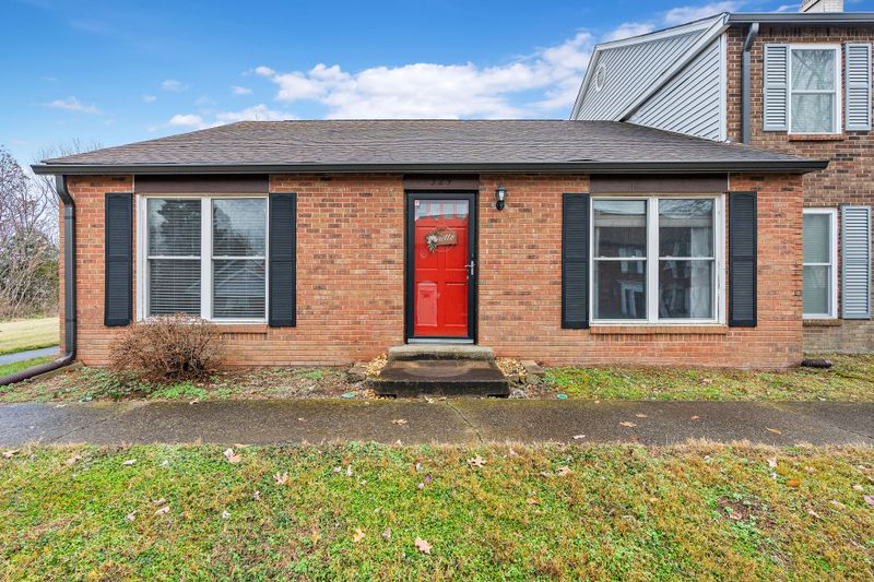 329 Huntington Ridge Dr, Nashville, TN 37211