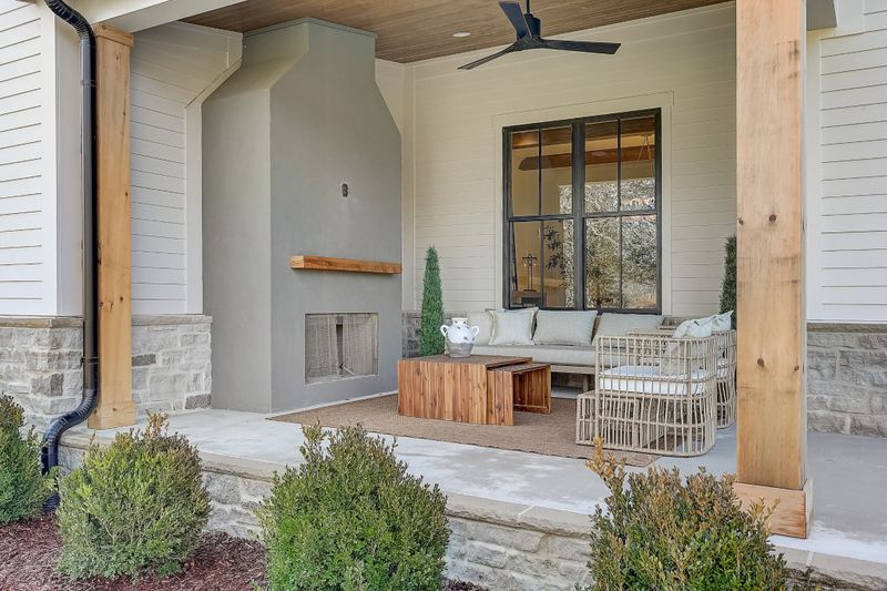 899 Van Leer Dr, Nashville, TN 37220