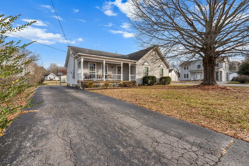 100 Stone Bridge Ct, Antioch, TN 37013
