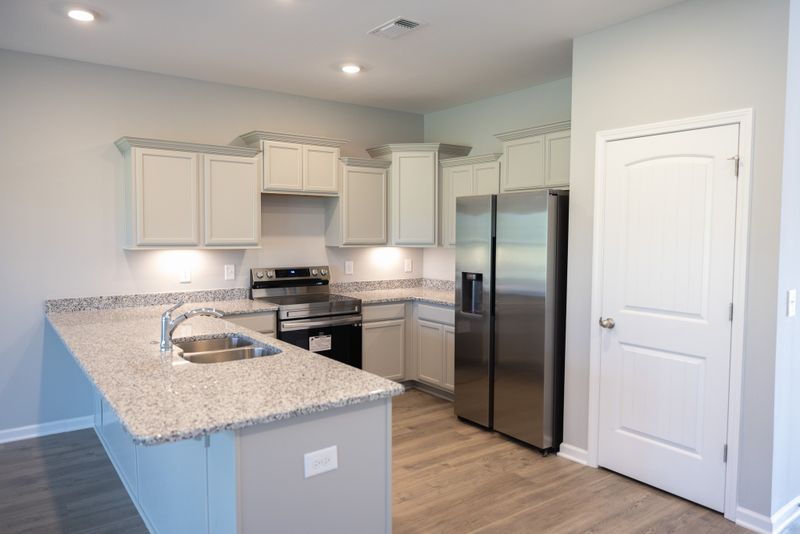 5734 Cloverwood Dr, Murfreesboro, TN 37128