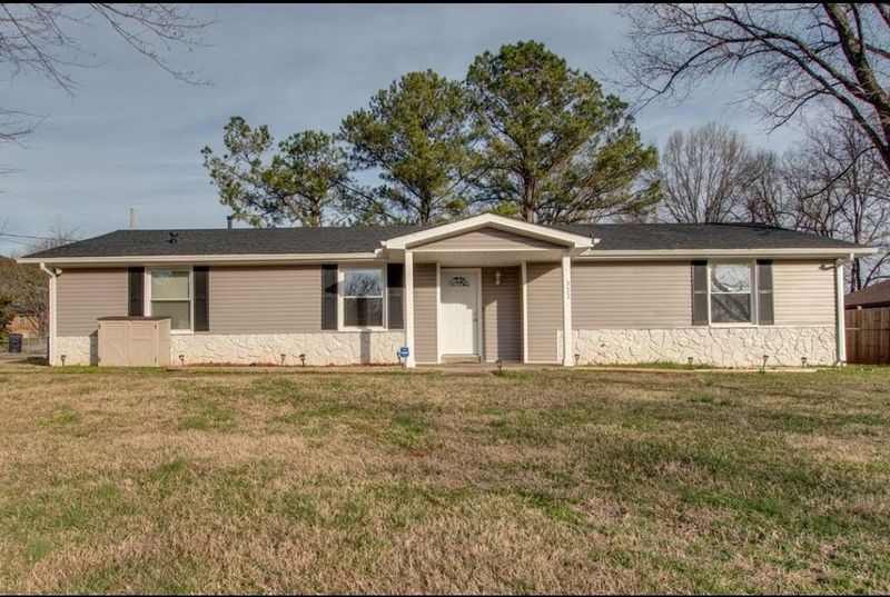 322 Pioneer Dr, Smyrna, TN 37167