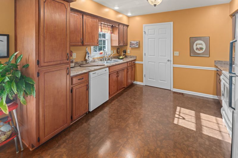 223 Lynnford Dr, Murfreesboro, TN 37128