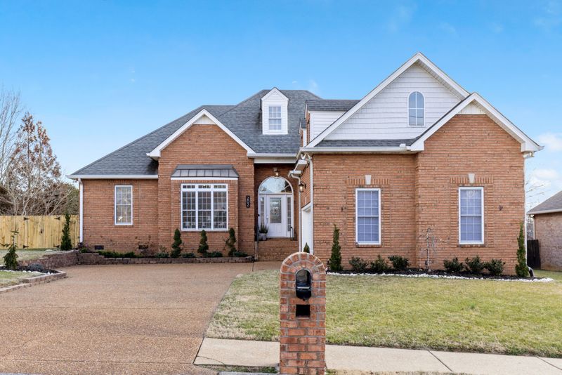 202 Bedrock Dr, White House, TN 37188