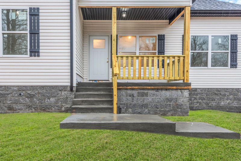 339 Shady Oak Dr, White Bluff, TN 37187