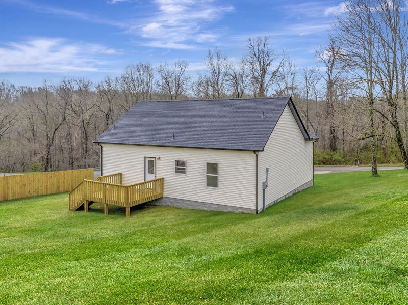 339 Shady Oak Dr, White Bluff, TN 37187