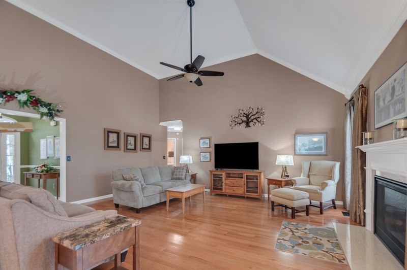 916 Willow Oak Ct, Nashville, TN 37221
